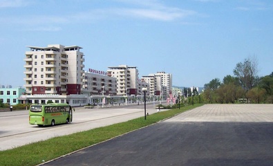 朝鲜最西边的城市,和辽宁丹东一江之隔,是朝鲜一日游首选地